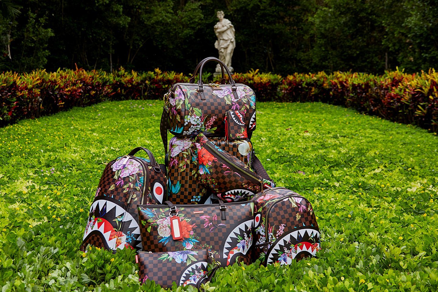 SPRAYGROUND SHARKS IN PARIS COASTAL BACKPACK (DLXV) - FLOWER SHARK BROWN  TEETH