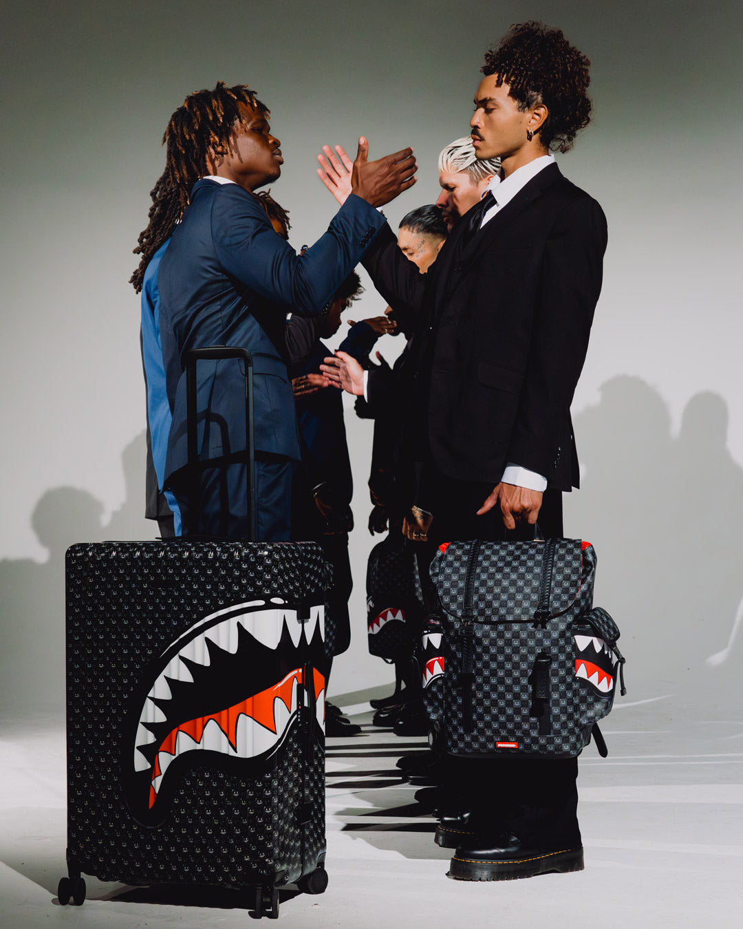 SHINOBI SHARKS IN PARIS FULL-SIZE LUGGAGE – SPRAYGROUND®
