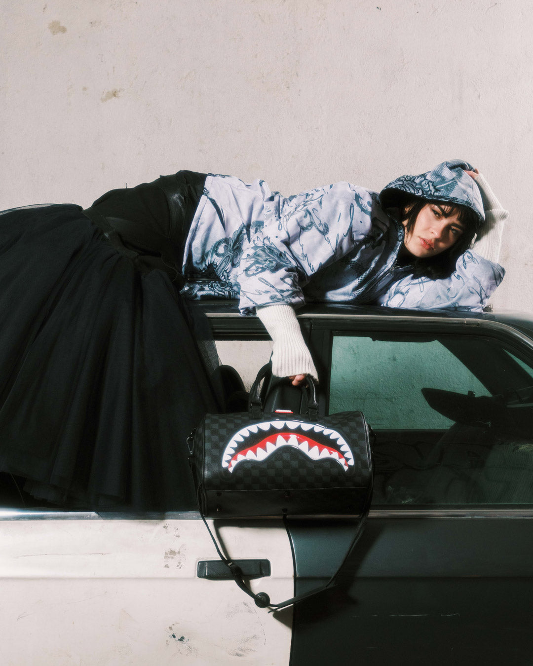SHARKS IN PARIS HYPER PUFF MINI DUFFLE – SPRAYGROUND®