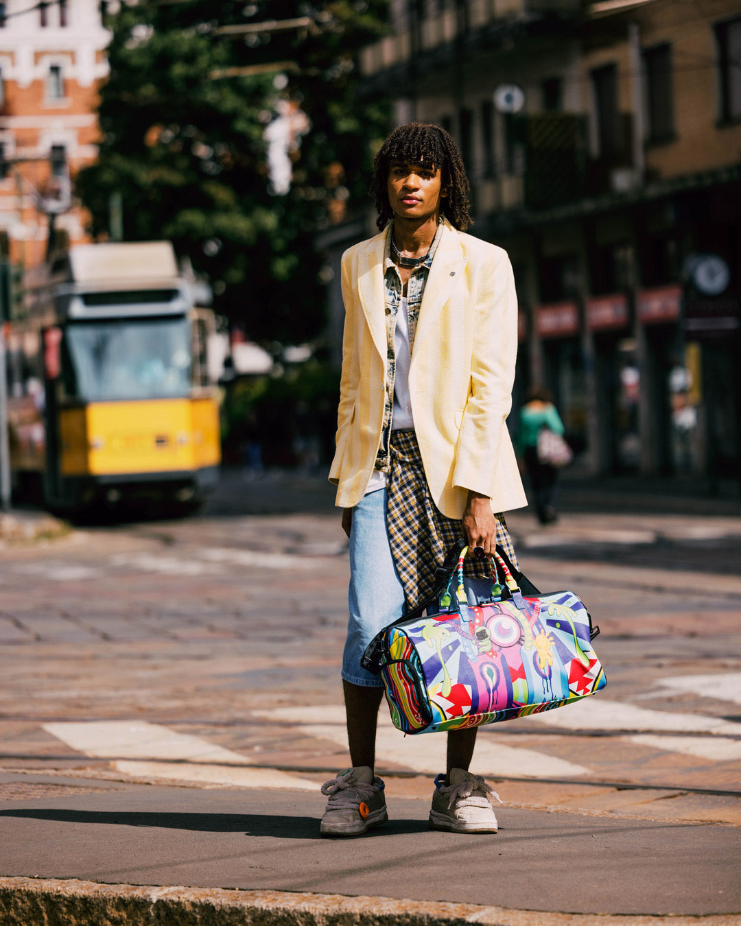【SPRAYGROUND】【在庫限り！】THUNDERDRIPショルダーバッグ SHARKS IN PARIS THUNDERDRIP SAVVY CROSSBODY – SPRAYGROUND®