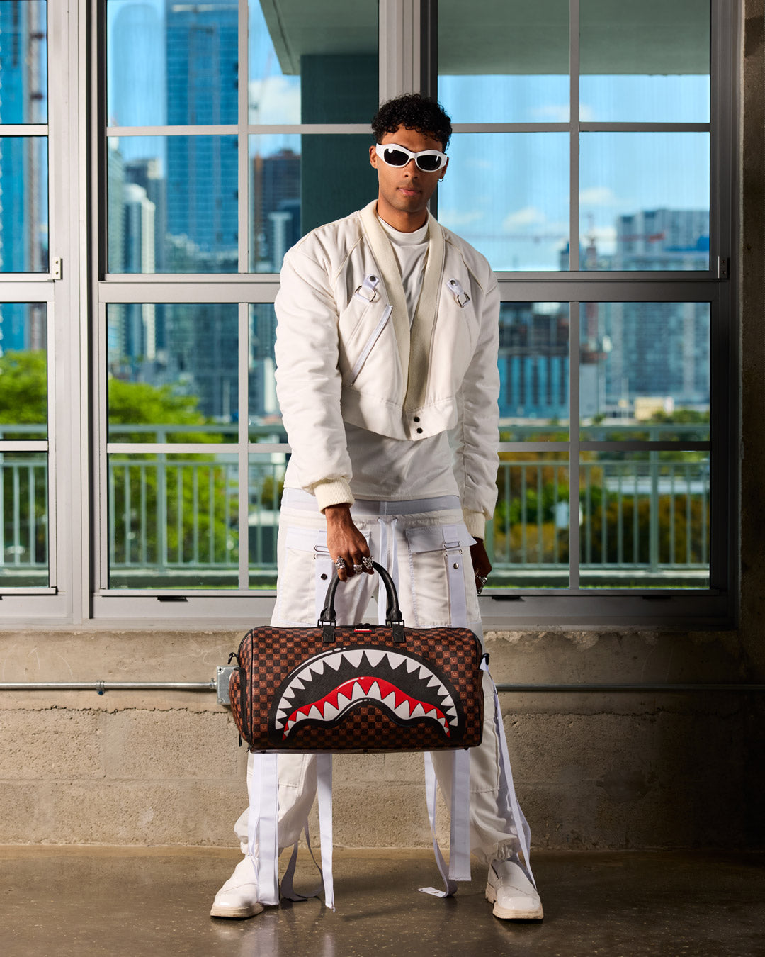 SHARKS IN PARIS GRIN & GRIND DUFFLE – SPRAYGROUND®