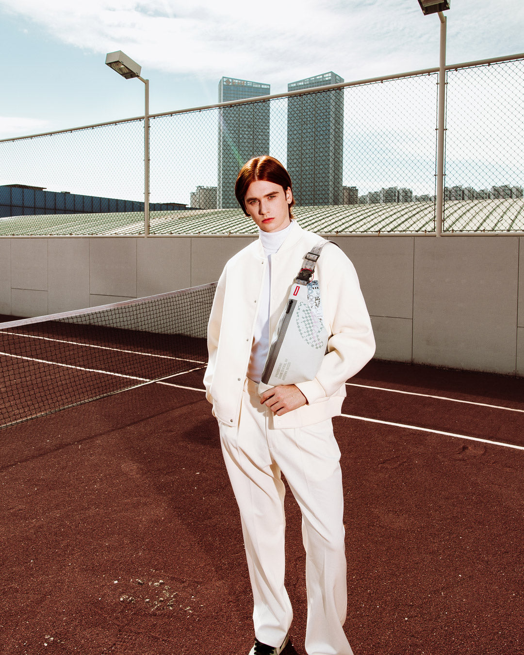 SHARK CENTRAL DYNAMIC SAVVY CROSSBODY – SPRAYGROUND®