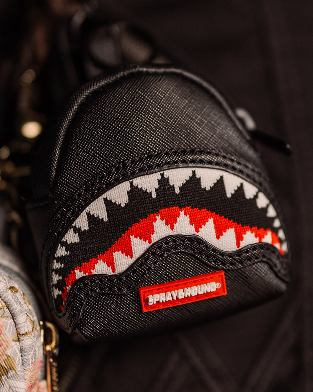 SPRAYGROUND® KEYCHAIN KNIT COMMANDER BACKPACK KEYCHAIN
