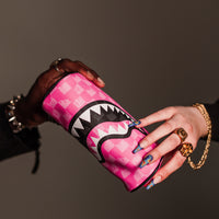 SPRAYGROUND® POUCH PINK AND BLACK DRIP CHECK POUCH