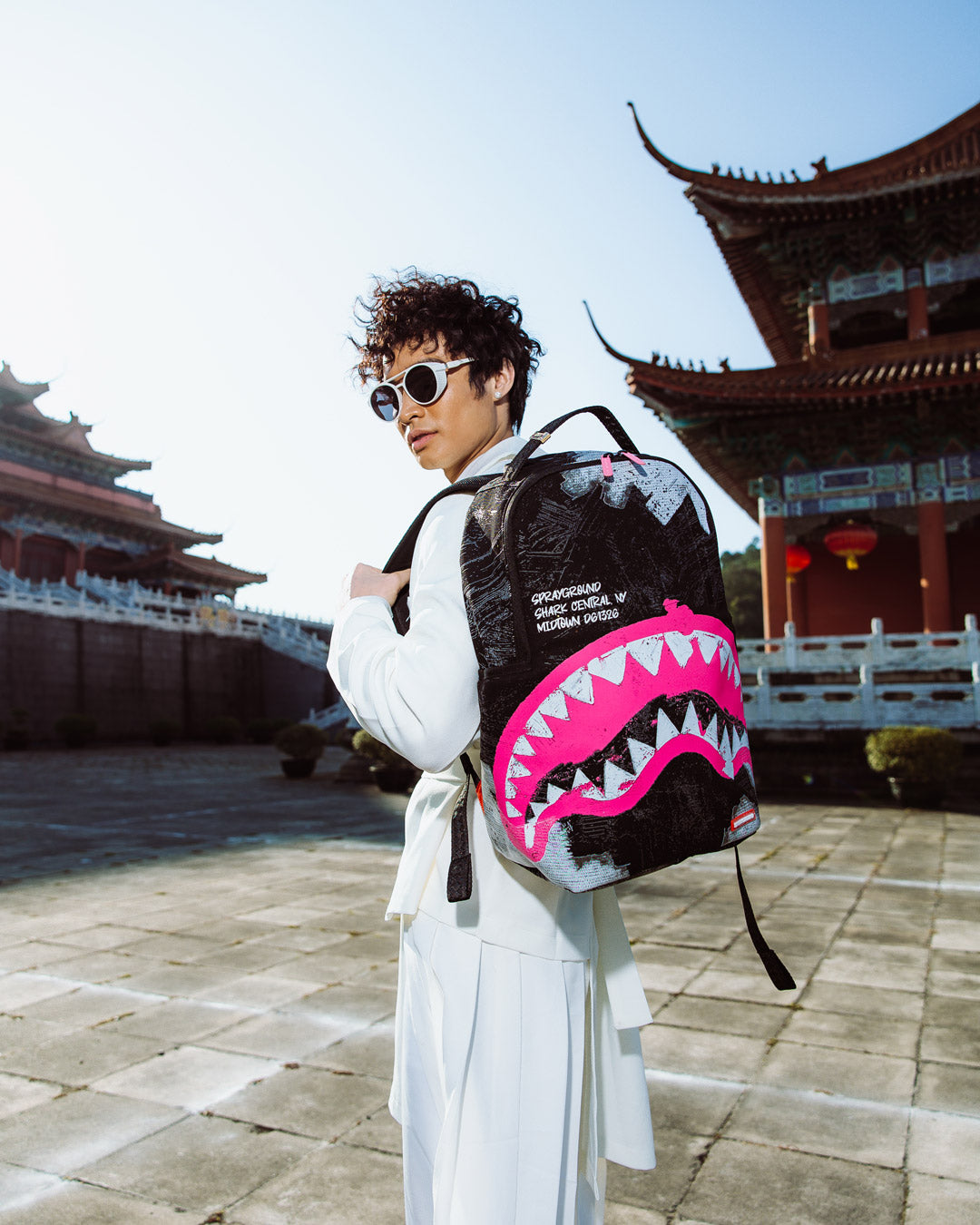【Sprayground】Shark Central Sorbet Hand Paintedバックパック Amazon.com | SPRAYGROUND SHARK CENTRAL SORBET DLXSV BACKPACK