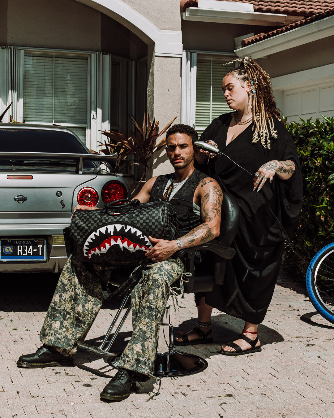 SHARKS IN PARIS THUNDERDRIP DUFFLE – SPRAYGROUND®