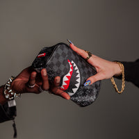 SPRAYGROUND® POUCH SCRIBBLE DRIBBLE CHECK POUCH
