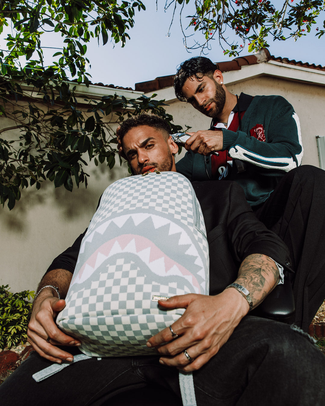 SPRAYGROUND ショルダーバッグ シャークス イン パリ クリーム KNIT SHARKS IN PARIS IN CREAM OG SLING – SPRAYGROUND®