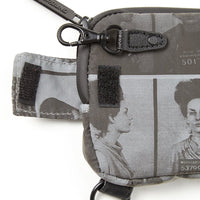 SPRAYGROUND® CLUTCH LAQUAN SMITH SCAMMER 3M POUCH (SMELL PROOF)