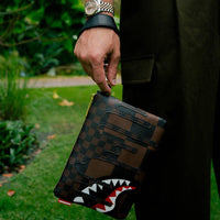SPRAYGROUND® POUCHETTE XTC SHARKS IN PARIS CROSSOVER CLUTCH
