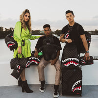 SPRAYGROUND® POUCHETTE HENNY AIIR TO THE THRONE CROSSOVER CLUTCH