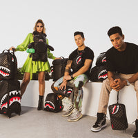 SPRAYGROUND® POUCHETTE HENNY AIIR TO THE THRONE CROSSOVER CLUTCH