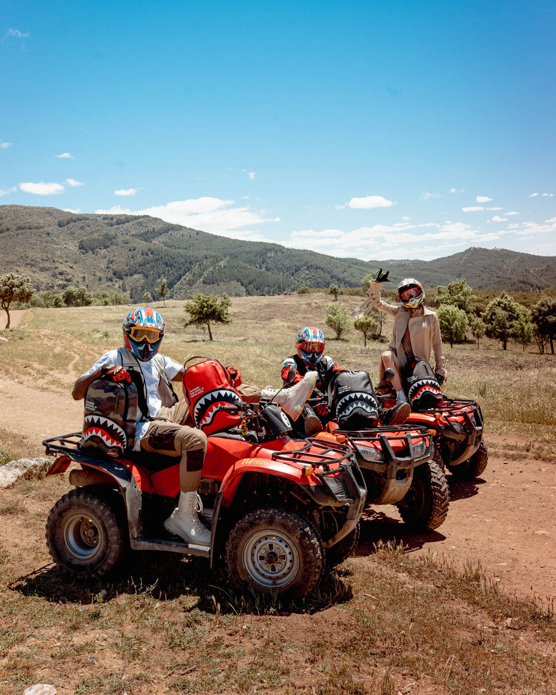SPRAYGROUND® BACKPACK SHARK CENTRAL (BLACK) (DLXV)