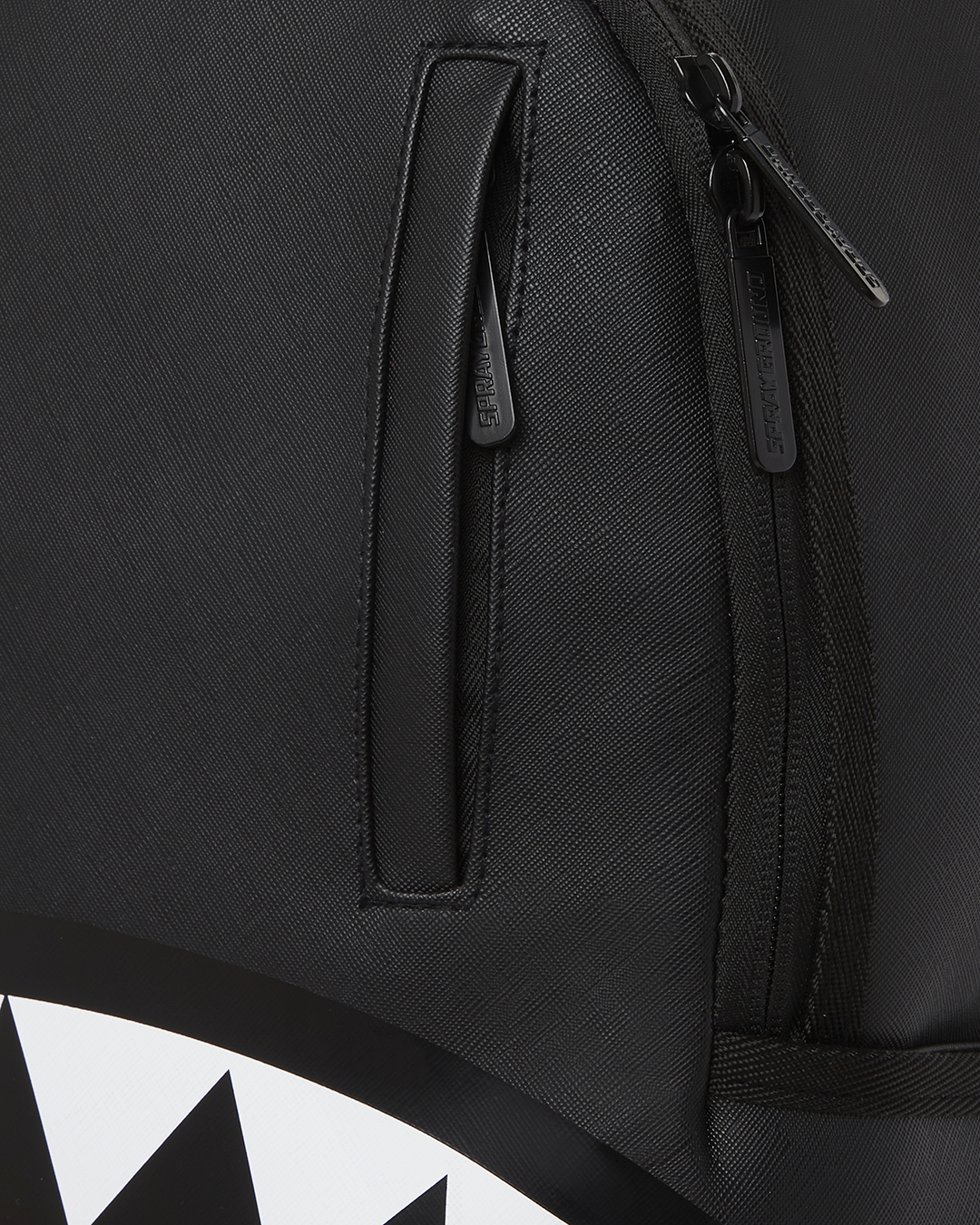 SPRAYGROUND® BACKPACK SHARK CENTRAL (BLACK) (DLXV)