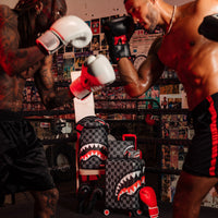 SPRAYGROUND® POUCHETTE SHARKS IN PARIS VANQUISH II CROSSOVER CLUTCH