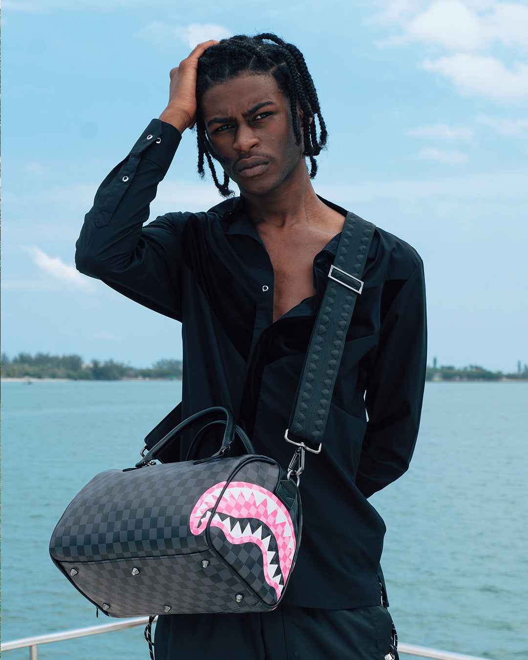 SHARKS IN CANDY MINI DUFFLE – SPRAYGROUND®