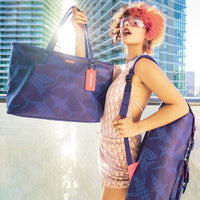SPRAYGROUND® TOTE SHARK CHECK (BLUE) TOTE