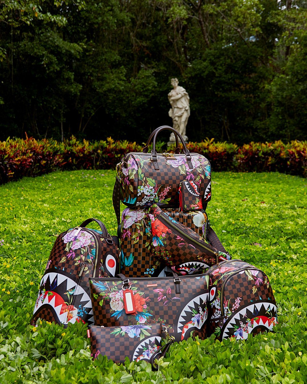 SPRAYGROUND® TOTE GARDEN OF SHARKS TOTE