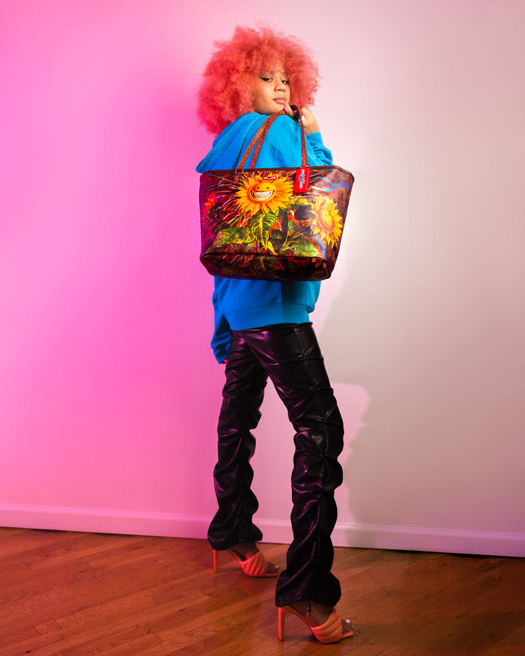 SUNFLOWER GRIN RON ENGLISH COLLAB TOTE – SPRAYGROUND®