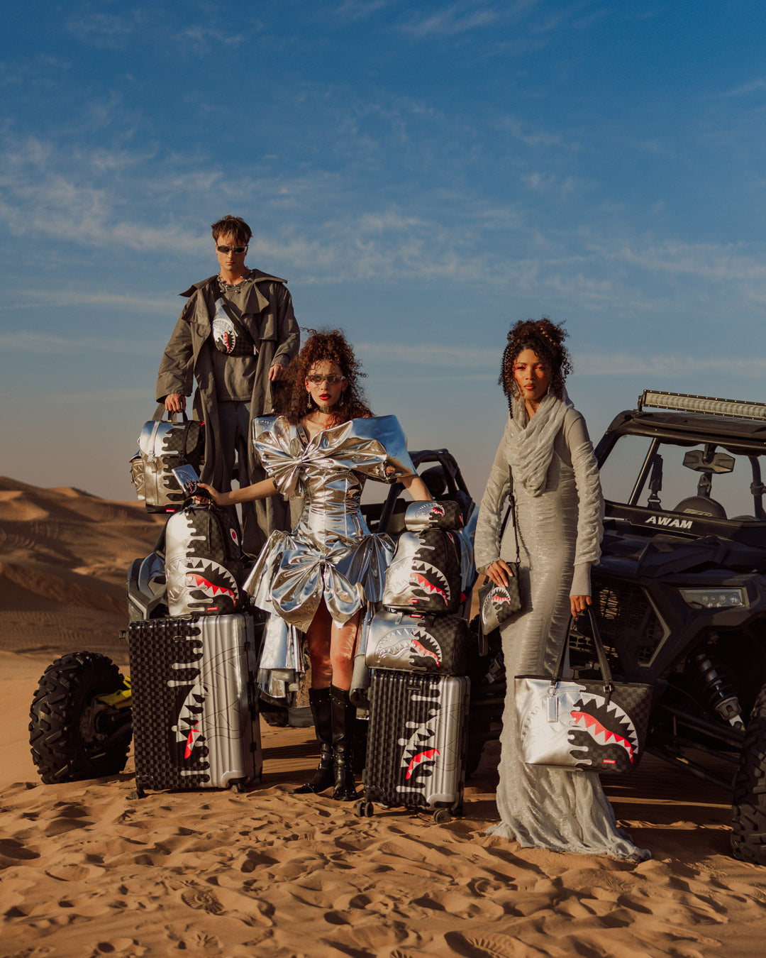 CHROME SPECTRE CROSSOVER CLUTCH – SPRAYGROUND®