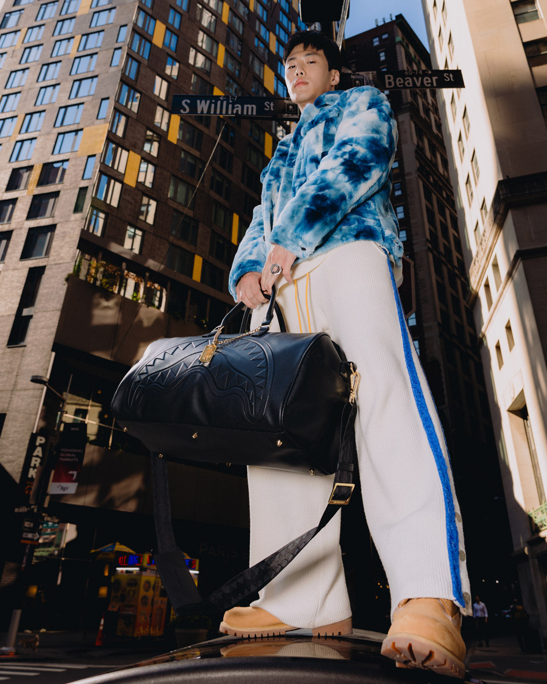 SPRAYGROUND® DUFFLE SHARK CENTRAL GOLD TAG DUFFLE