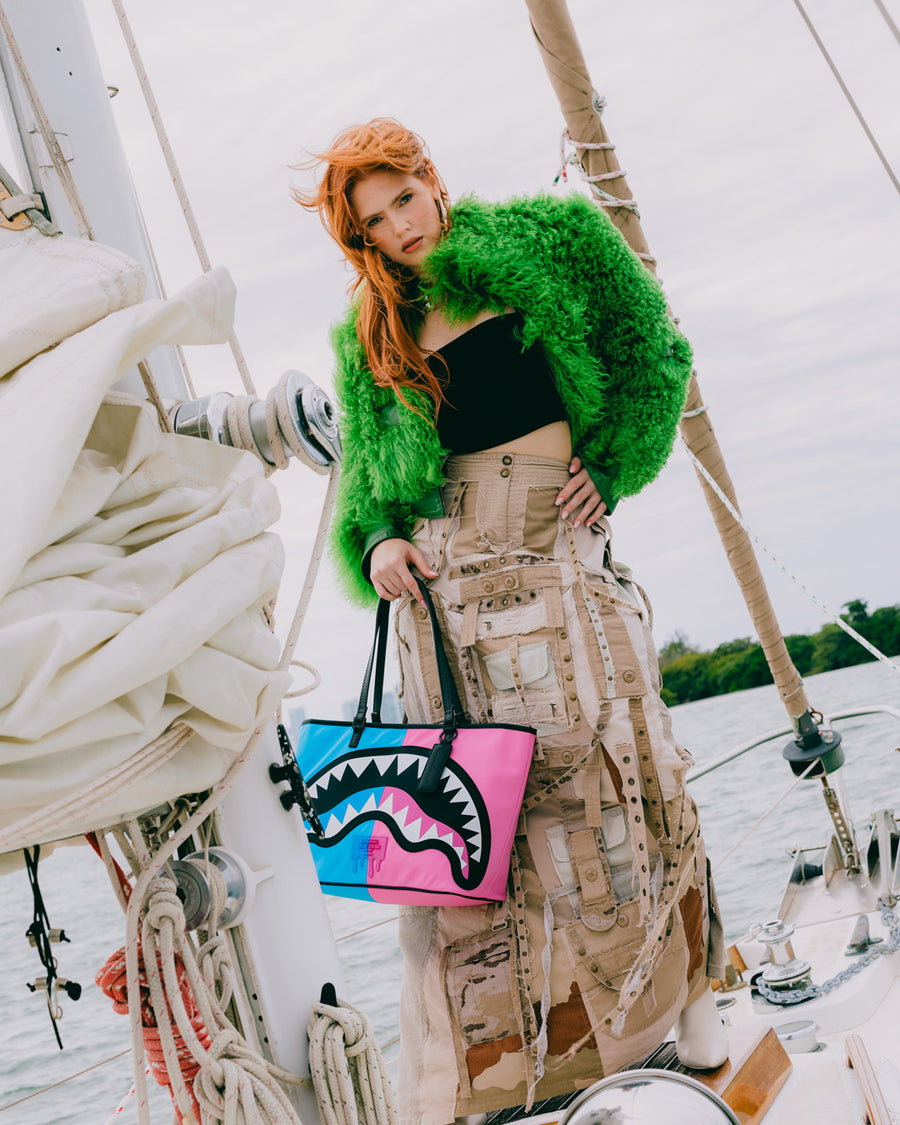 CANDY CLASH SHARK CENTRAL TOTE – SPRAYGROUND®
