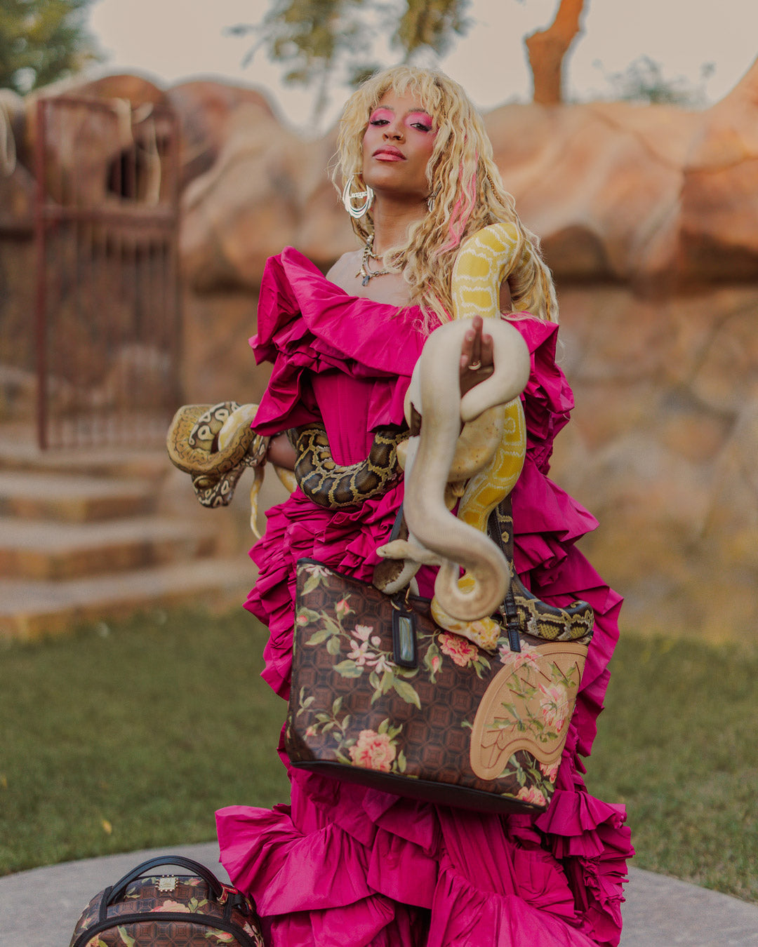 SPRAYGROUND® TOTE AI HENNY FLORAL TOTE