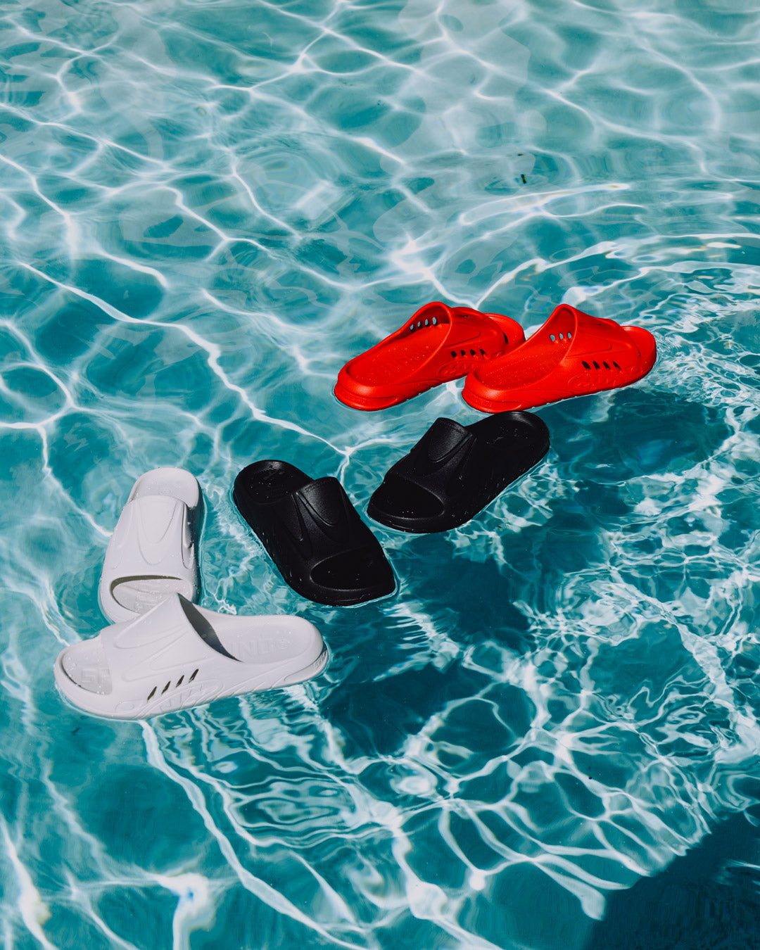 SPRAYGROUND® FOOTWEAR SHARKSLIDE: WHITE
