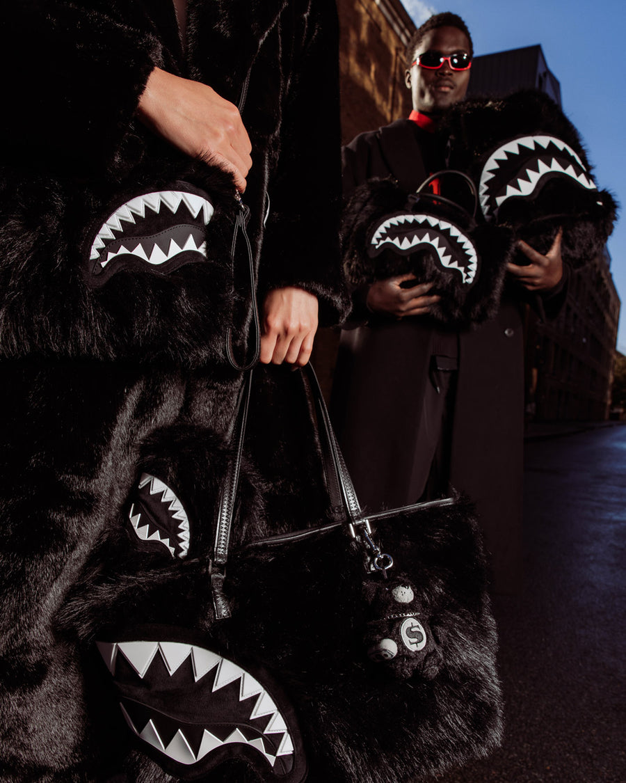 FURZILLA SHARK (NIGHT) BEAR CUB KEYCHAIN – SPRAYGROUND®