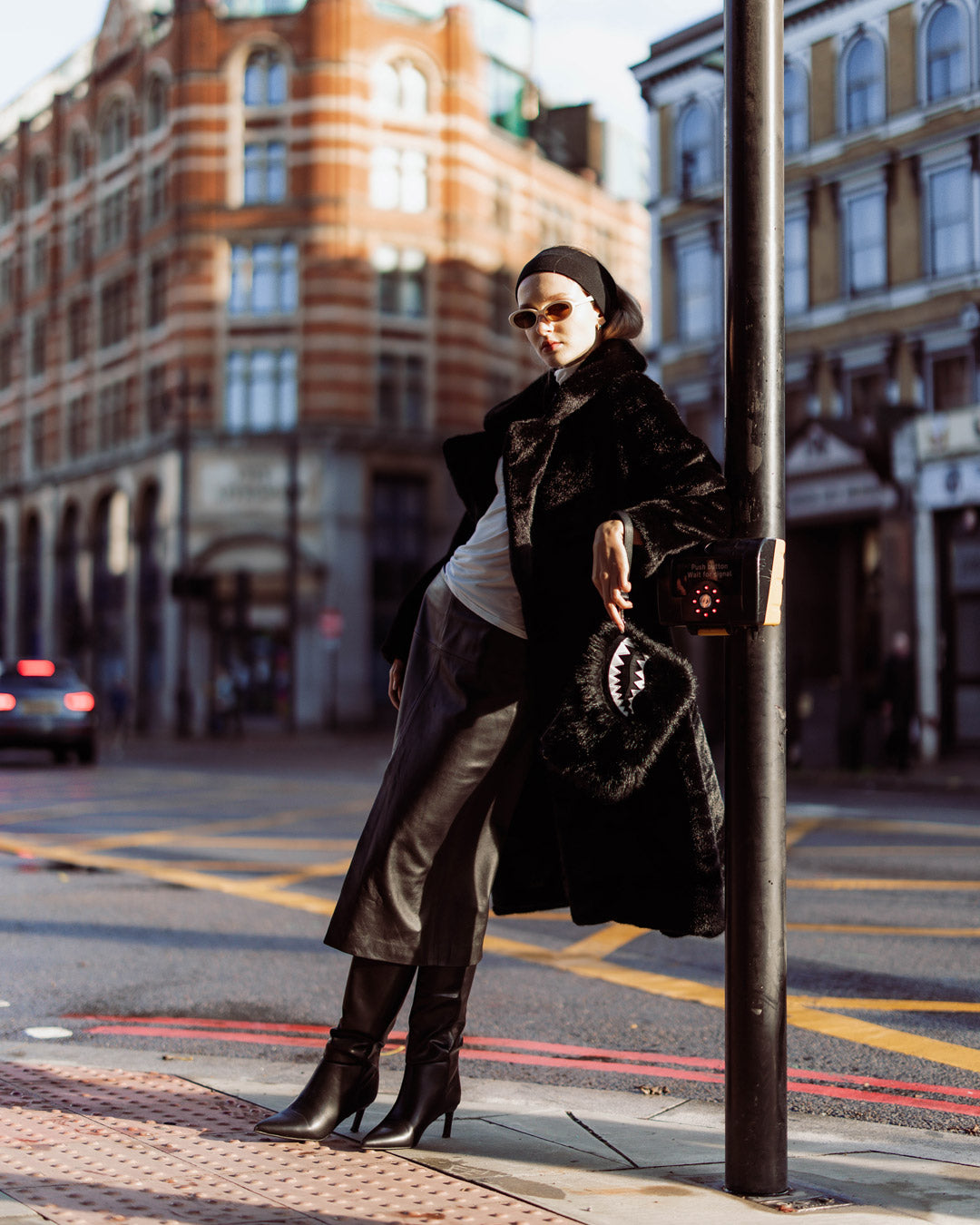 SPRAYGROUND® POUCHETTE FUR CRAY BLACK CROSSOVER CLUTCH