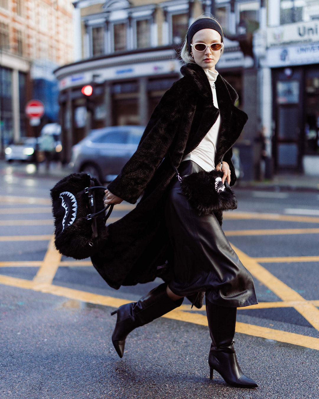 SPRAYGROUND® POUCHETTE FUR CRAY BLACK CROSSOVER CLUTCH