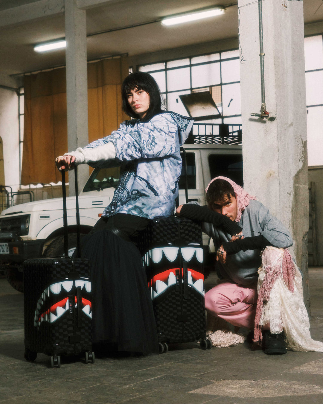 SPRAYGROUND® LUGGAGE SHARKS IN PARIS BALLOON BLACK FULL-SIZE LUGGAGE