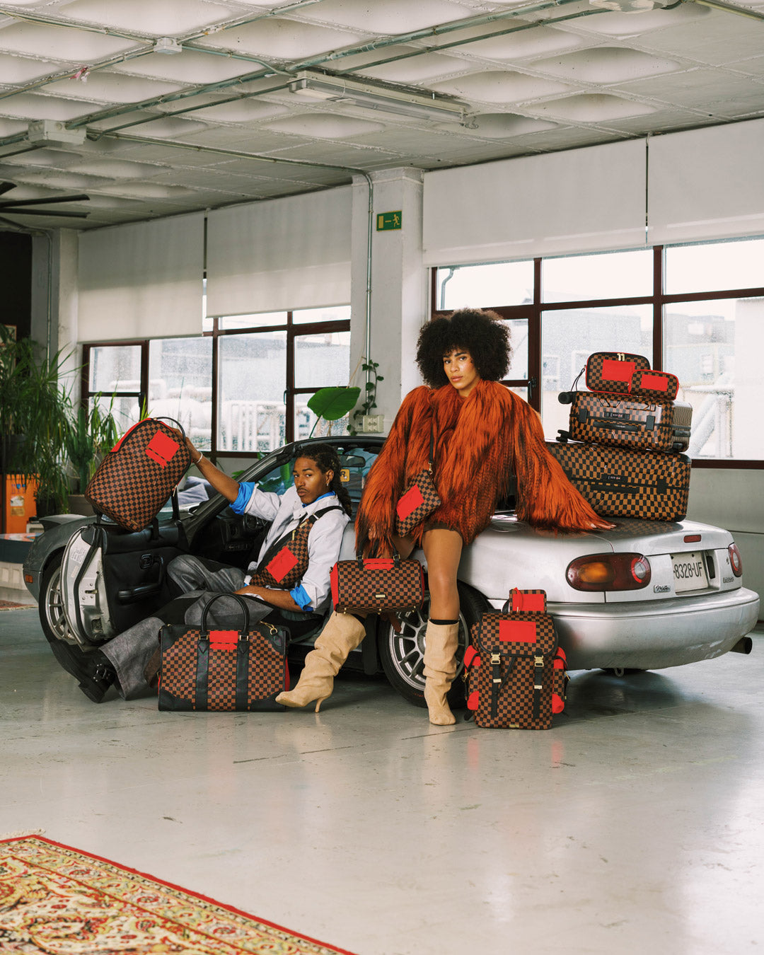 SPRAYGROUND® POUCHETTE RED REDEMPTION CROSSOVER CLUTCH