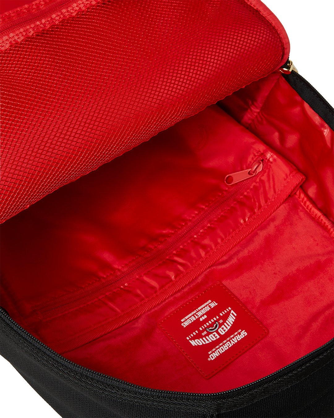 SPRAYGROUND® BACKPACK SHARK CENTRAL KNIT BACKPACK