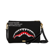 SPRAYGROUND® POUCHETTE SHARK CENTRAL KNIT CROSSOVER CLUTCH
