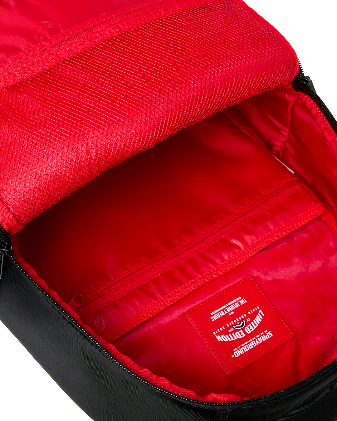SHARK CENTRAL 2 DARK MODE BACKPACK