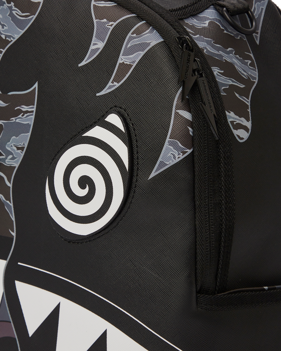 SPRAYGROUND® BACKPACK DAZED AND SHARK BACKPACK (DLXV)