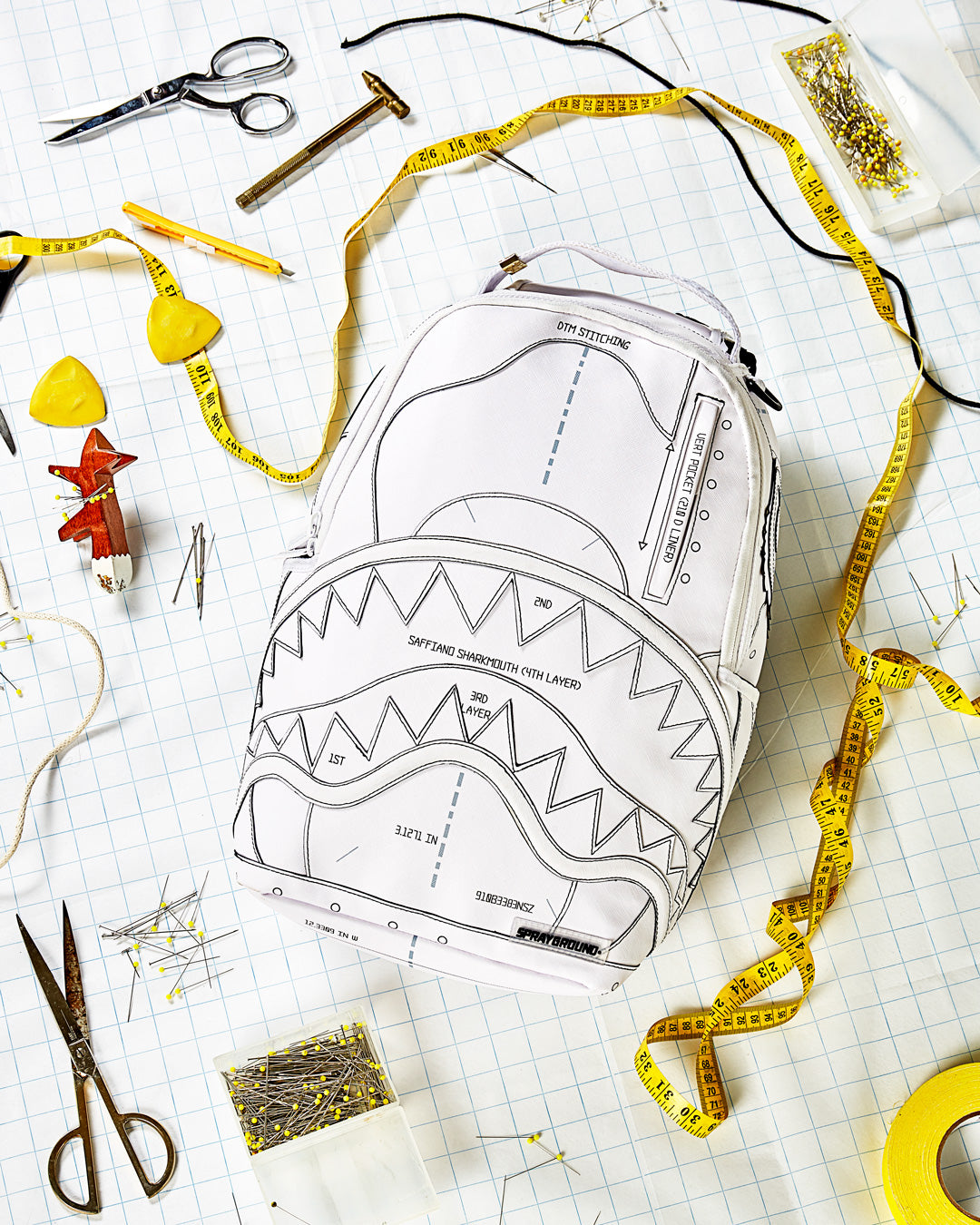 SPRAYGROUND® BACKPACK TECHNICAL CUT & SHARK BACKPACK (DLXV)