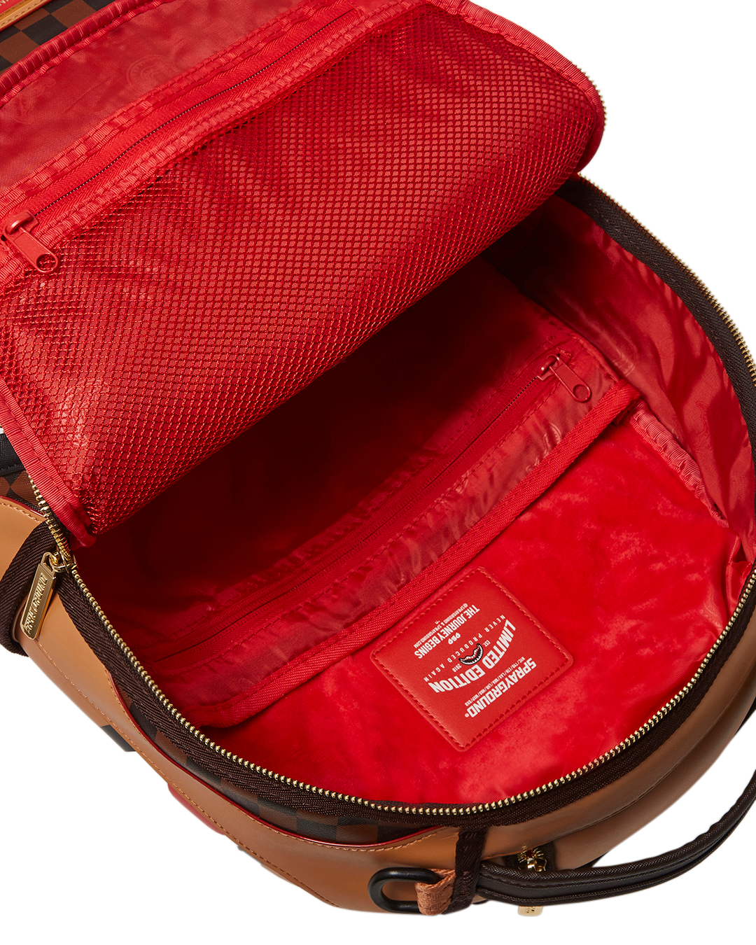 The Henny Phantom Halfbox by @sprayground is a great backpack for hats and  accessories. 🧳