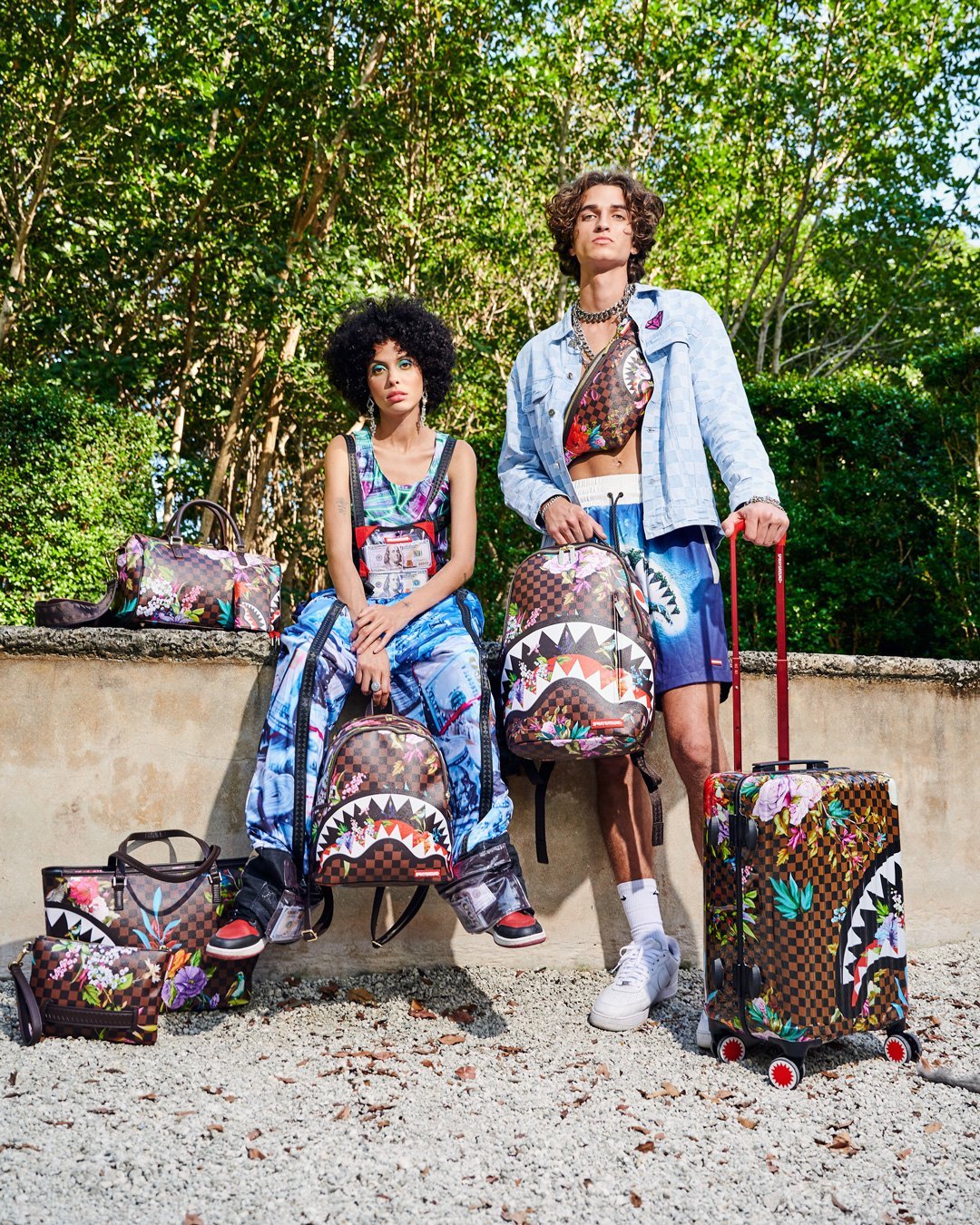 SPRAYGROUND® CROSSBODY GARDEN OF SHARKS SAVVY CROSSBODY