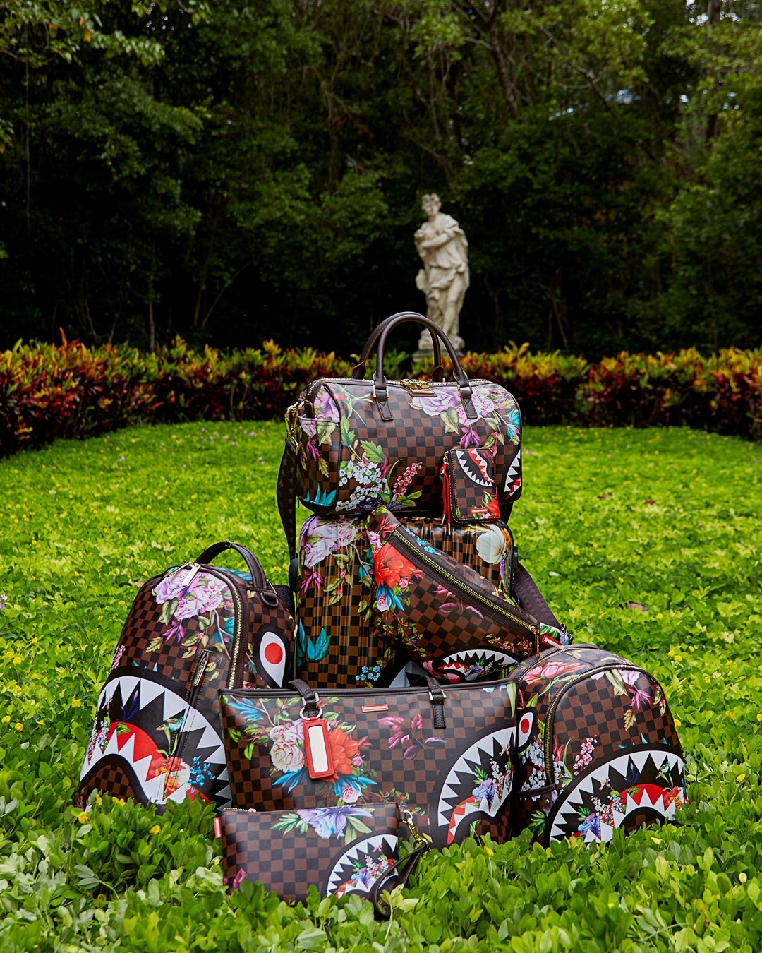 SPRAYGROUND® CROSSBODY GARDEN OF SHARKS SAVVY CROSSBODY