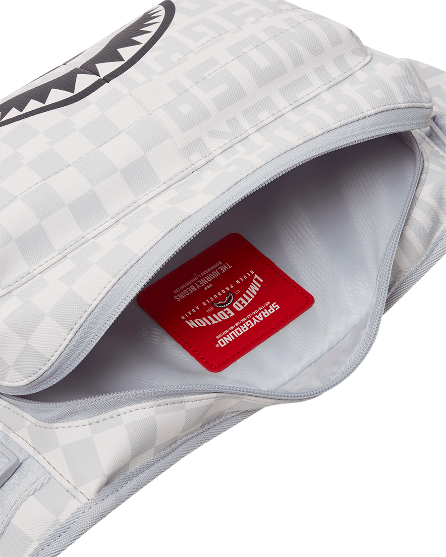 SPRAYGROUND® CROSS BODY SPLIT THE CHECK (PEARL) CARGO CROSSBODY