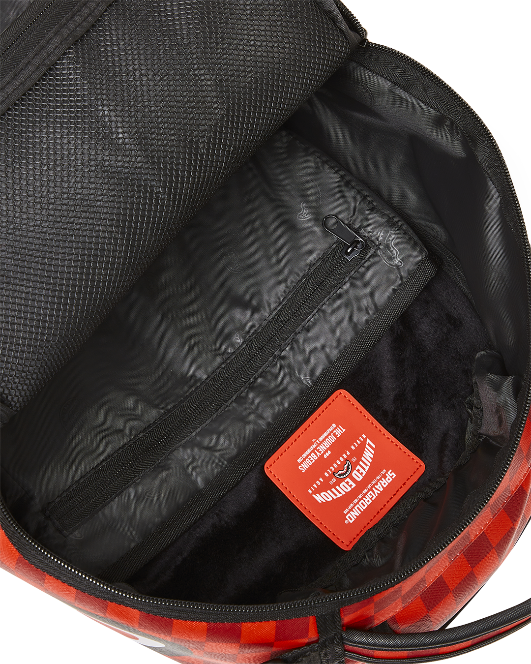 HEY ARNOLD ON THE RUN SHARK DLXV SPRAYGROUND