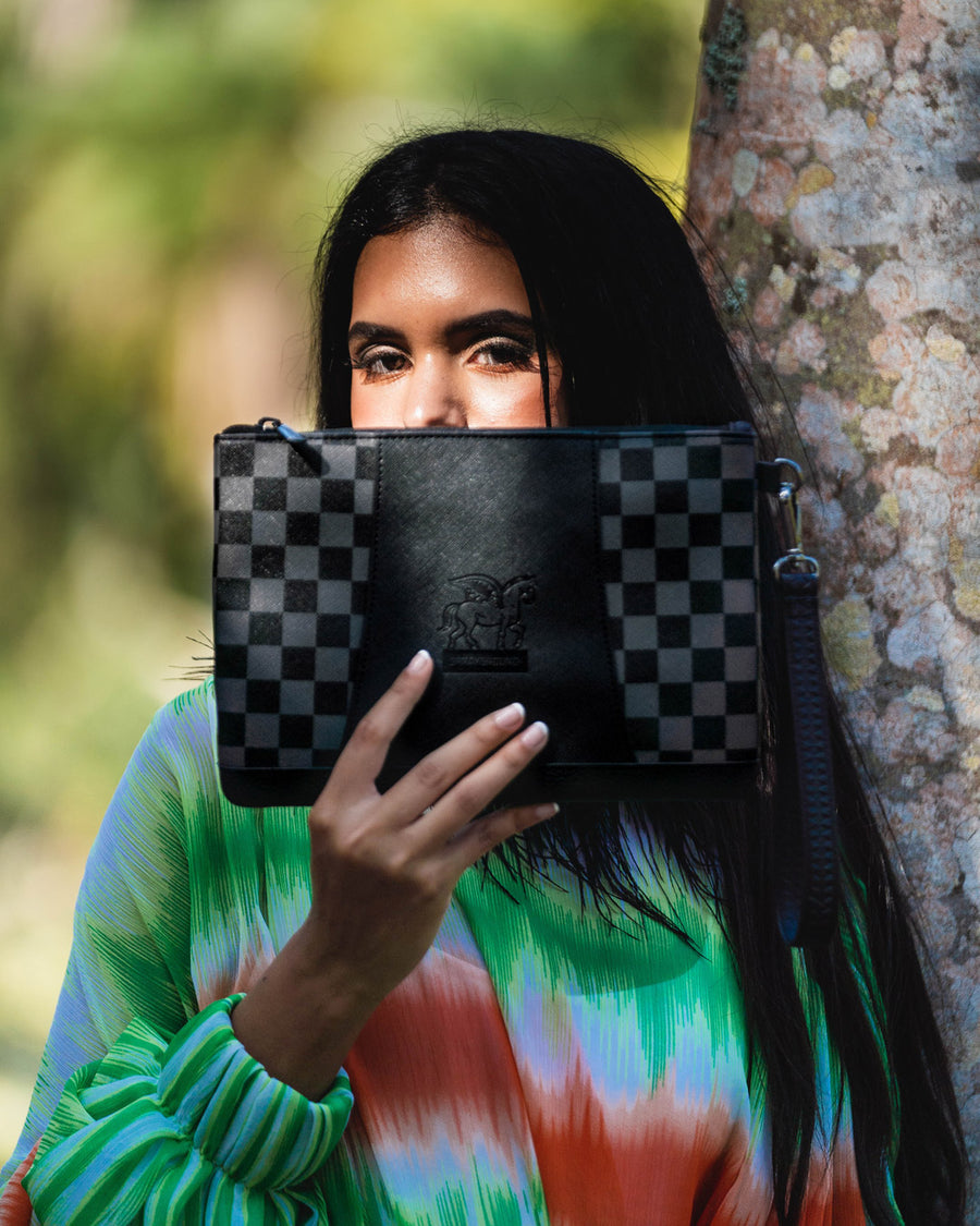 STEALTH MODE CROSSOVER CLUTCH – SPRAYGROUND®