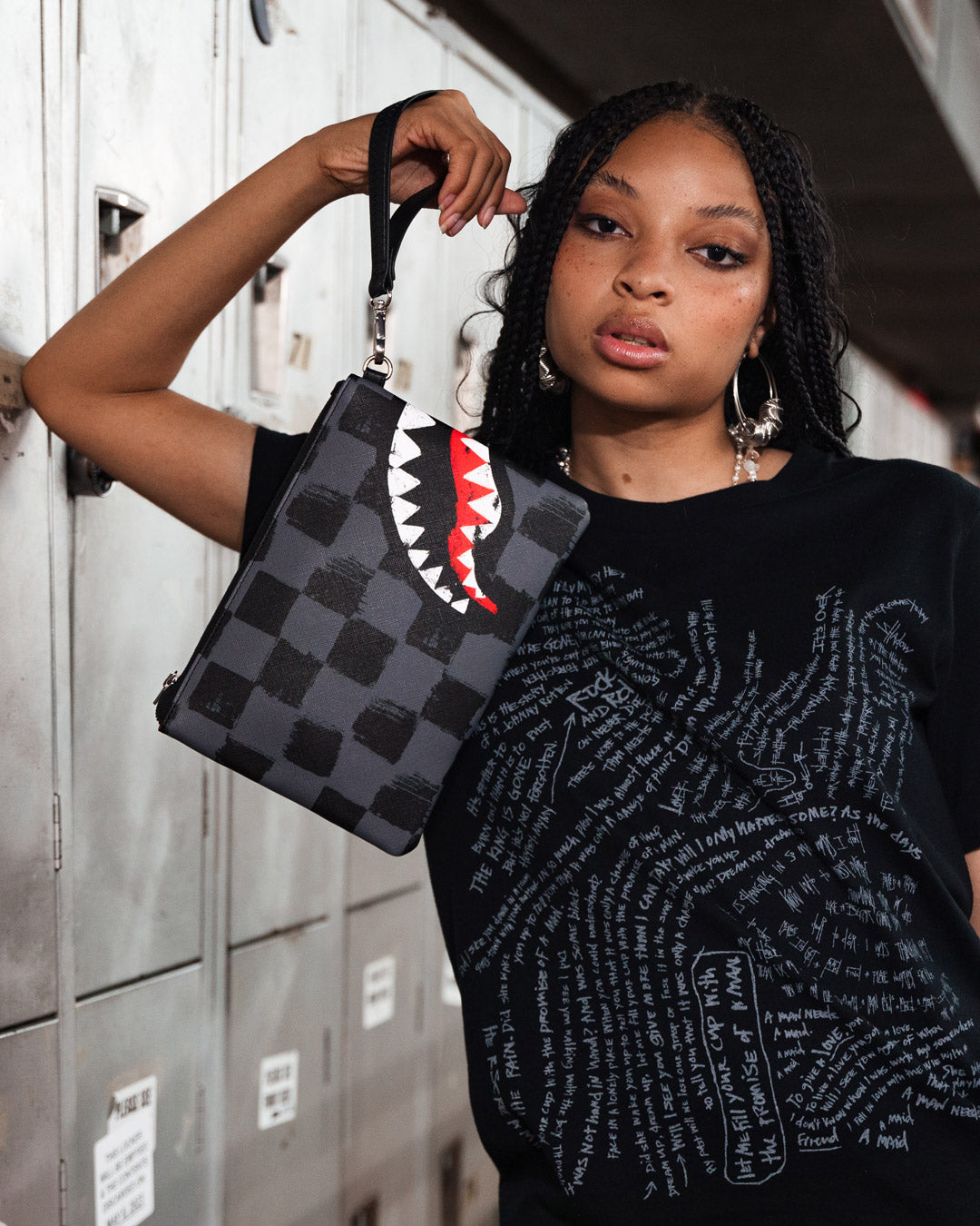 SPRAYGROUND® POUCHETTE SHARKS IN PARIS VANQUISH II CROSSOVER CLUTCH