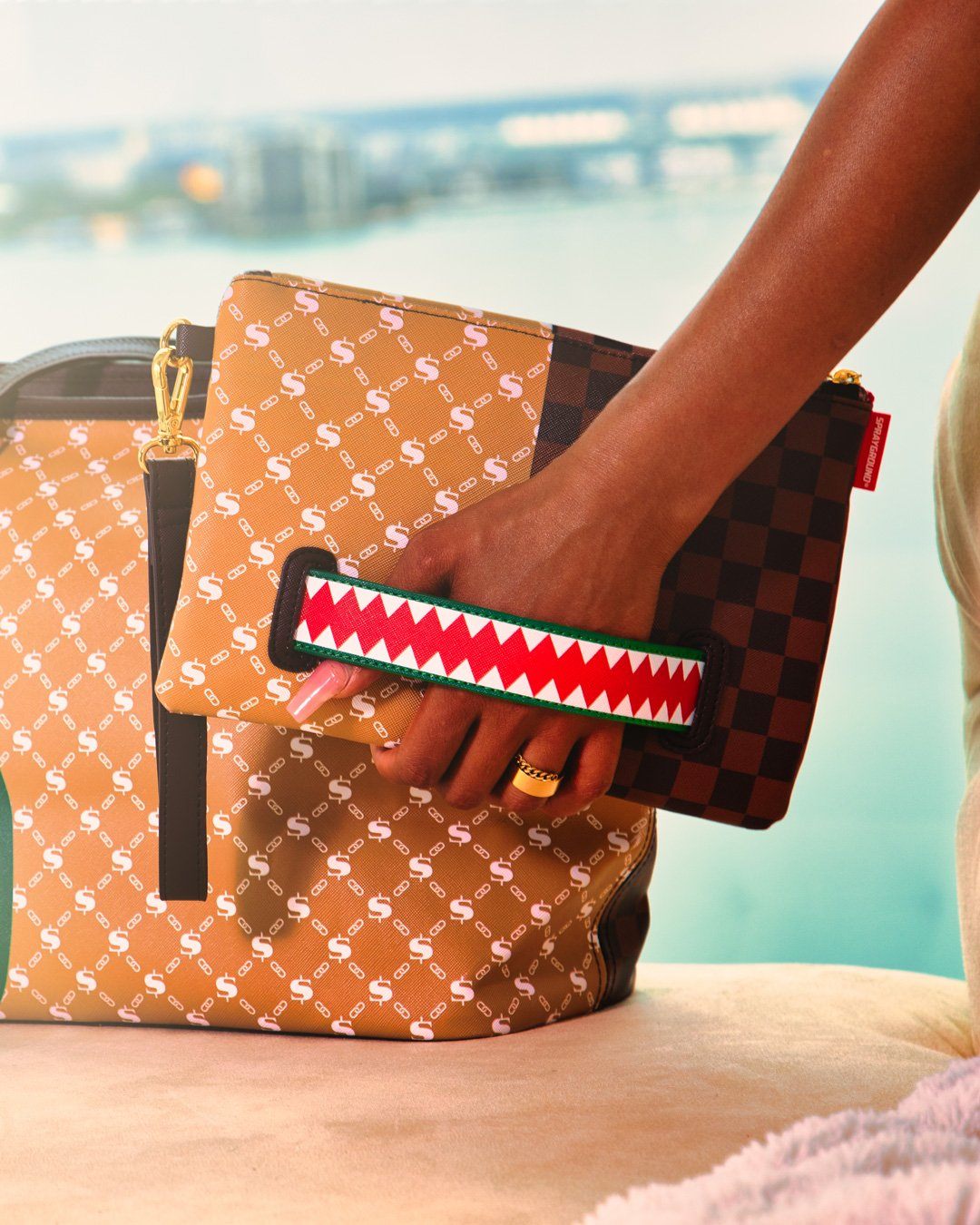 SPRAYGROUND® POUCHETTE PARIS VS FLORENCE CROSSOVER CLUTCH
