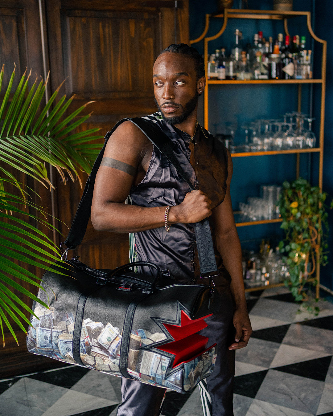 SPRAYGROUND® DUFFLE $HARKBITE LARGE DUFFLE