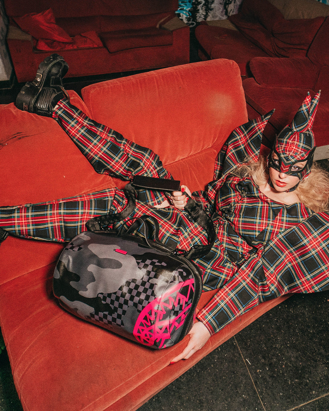 SPRAYGROUND® DUFFLE 3AM PINK DRIP TUBE DUFFLE