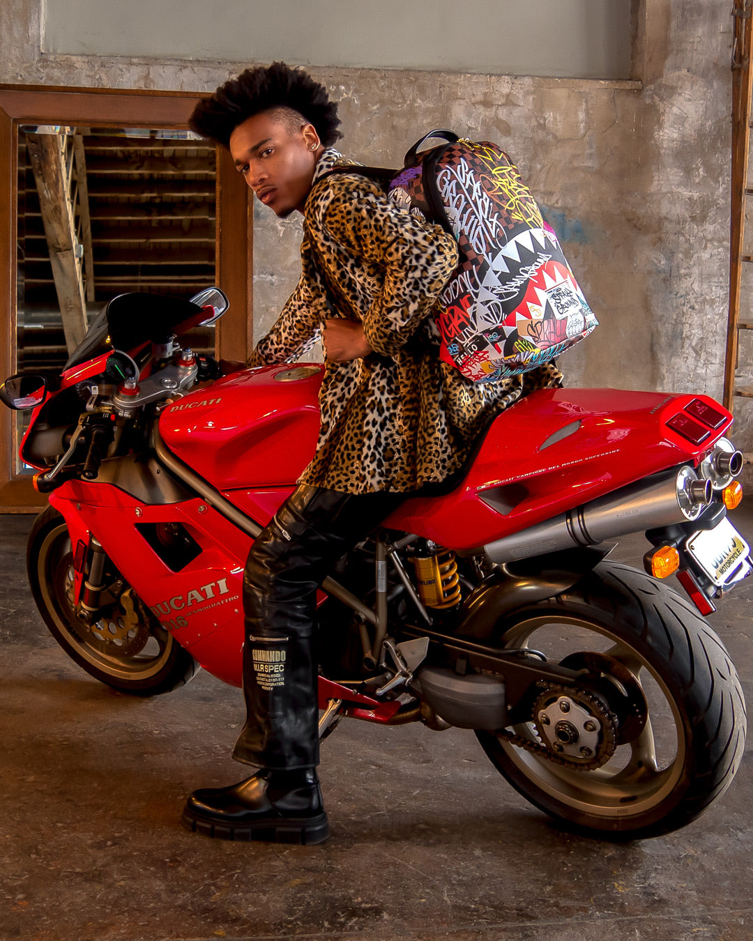 SHARKS IN PARIS THE RIZZ BACKPACK (DLXV) – SPRAYGROUND®