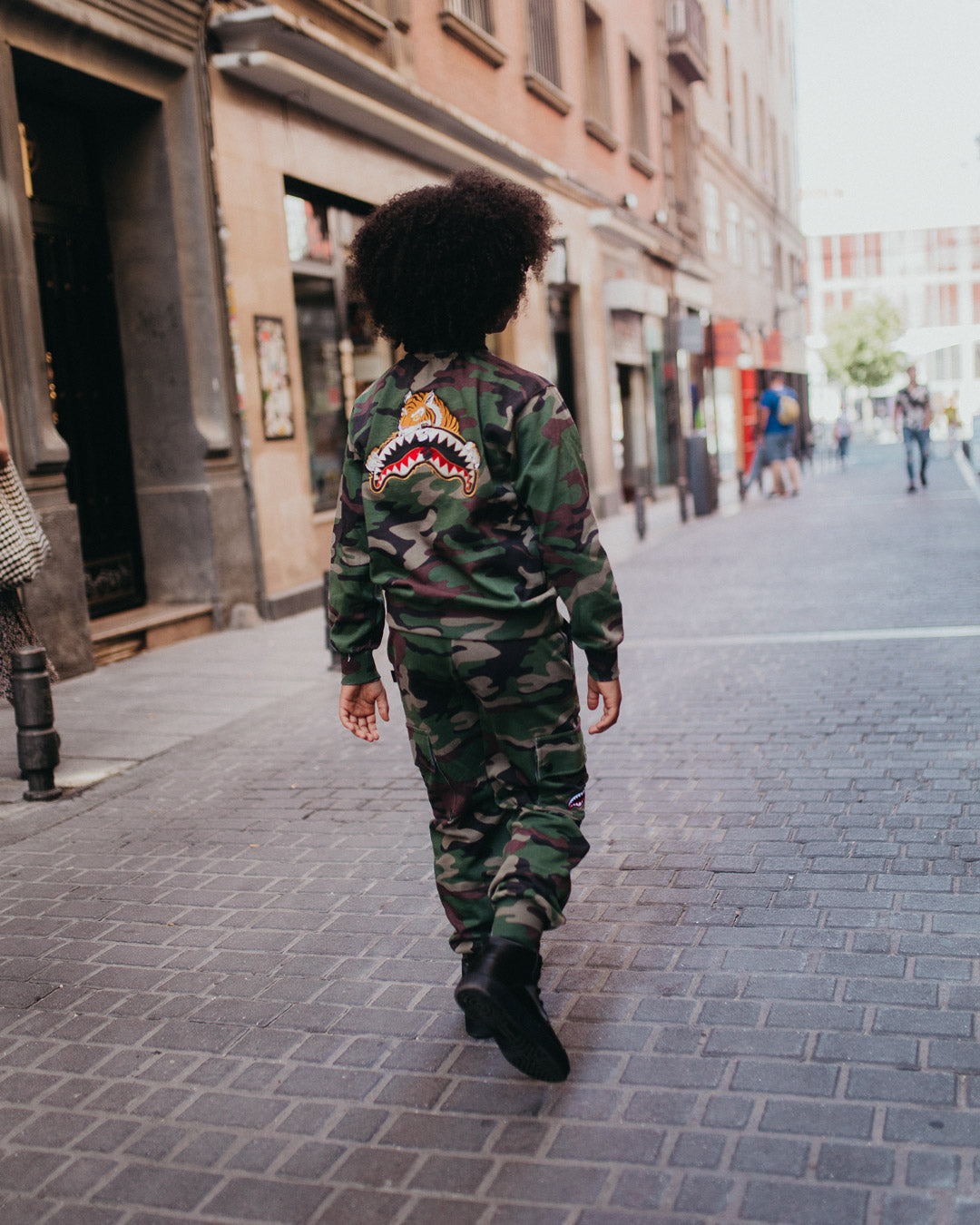 SPRAYGROUND® APPAREL YOUTH CAMO BAND SHARK JOGGER